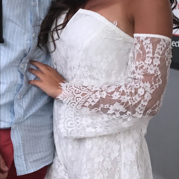 Ruby and Jenna Lace Romper Strapless - Picture 3 of 6